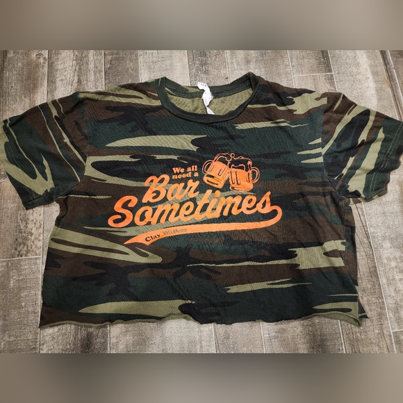 Clay Walker We All Need A Bar Sometime Camo Cropped Tee Top Shirt Merch Small - Picture 3 of 5